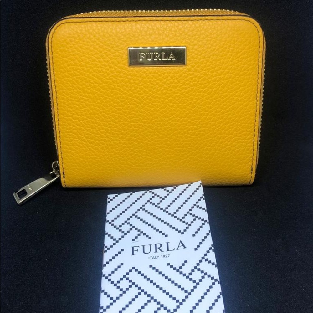 ❤️Furla Babylon Leather Zip Around Wallet